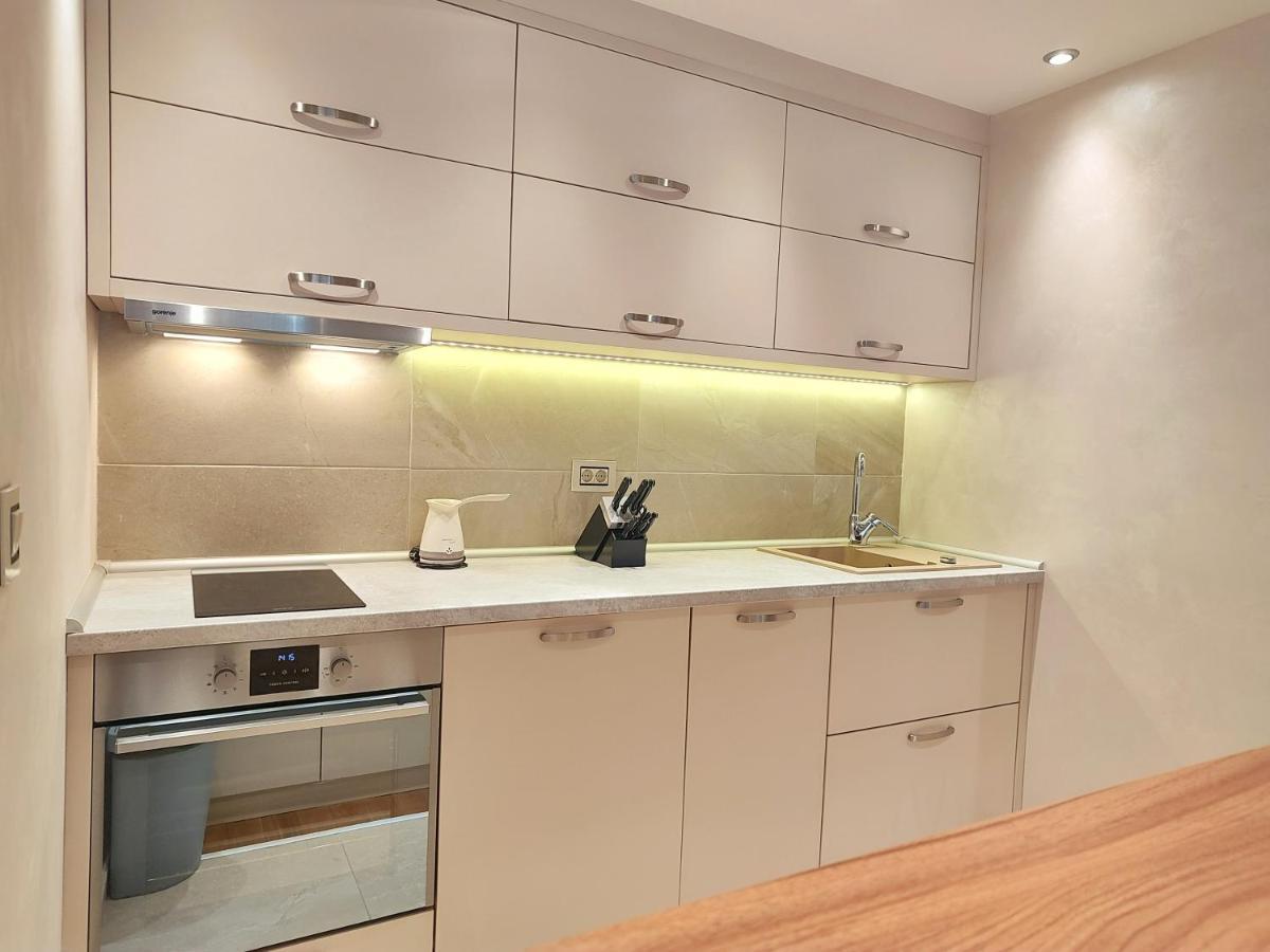 Velika Recepcija 38 Apartment *